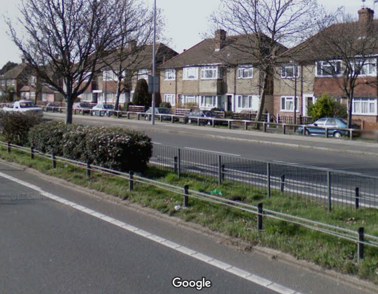 Chertsey Road, Whitton looking towards 435 and 437