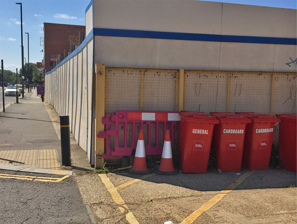 Outside 371 / 373 Staines Road Hounslow looking west.