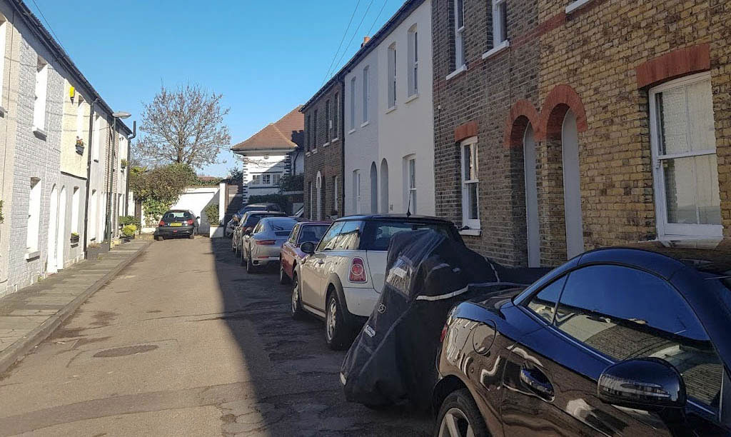 Looking northward along Cambridge Cottages, Kew