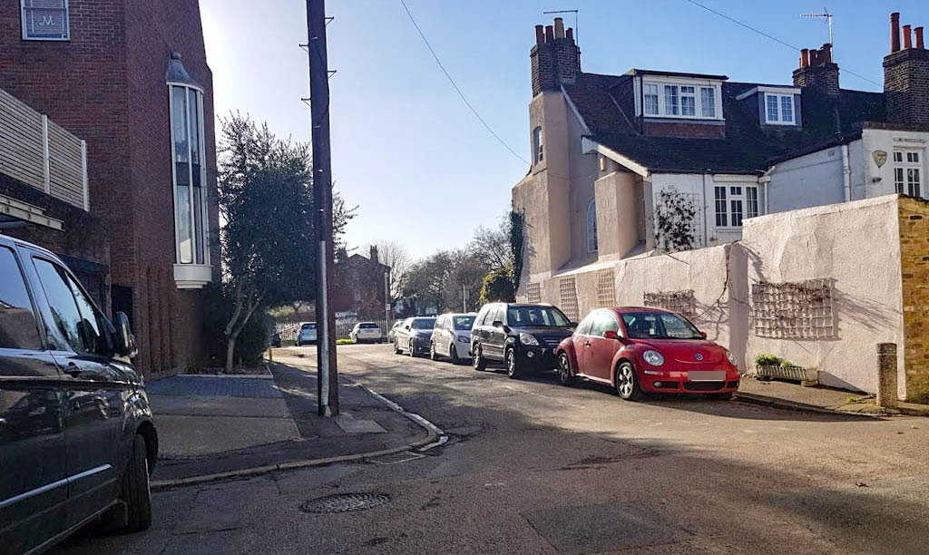 Cambridge Cottages with Kew Green in the background