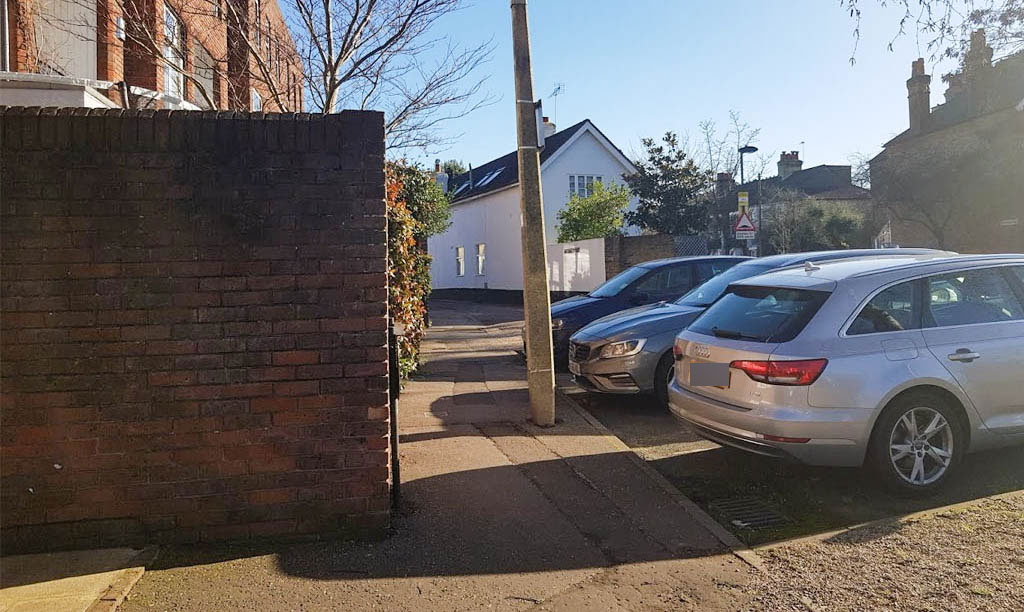 Kew Green with Bushwood Road on the extreme right