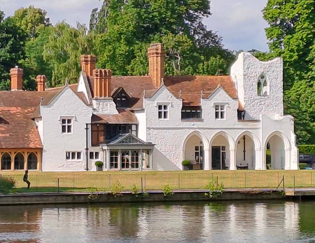 Medmenham Abbey, Ferry Lane, Medmenham, Marlow, Bucks.
