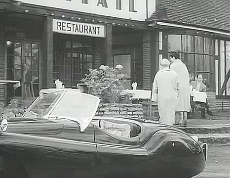 Fantail Restaurant on Farnborough Common, Locksbottom near Orpington. Circa 1954