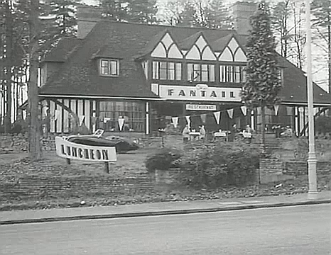 Fantail Restaurant on Farnborough Common, Locksbottom near Orpington. Circa 1954