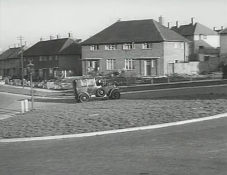 Leesons Hill, Clarendon Way and Sayes Court in St. Paul's Cray Circa 1954