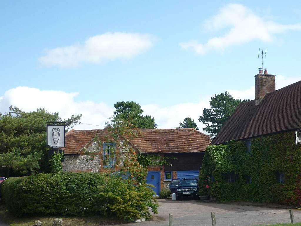 White Horse public house on High Street in Westlington, Buckinghamshire. Now 'La Chouette' (2019)