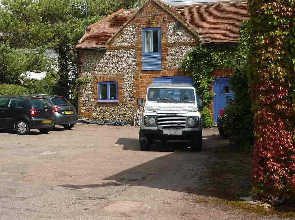 White Horse, now La Chouette, in Westlington, Buckinghamshire.