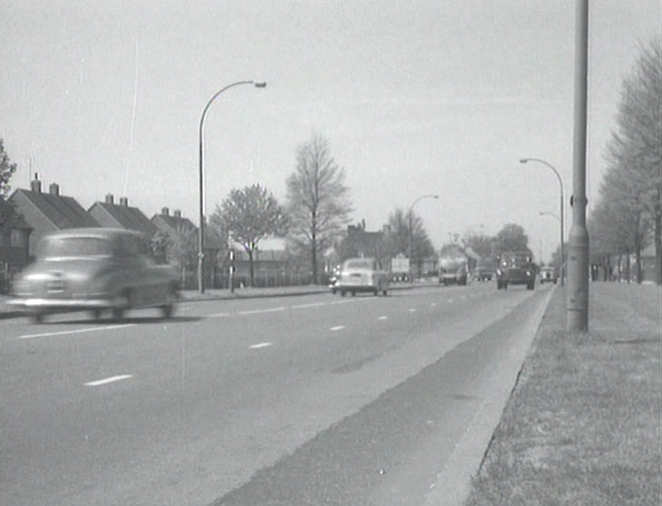 A4 Bath Rd Hounslow West, looking west approaching Waggoners roundabout. Circa 1957
