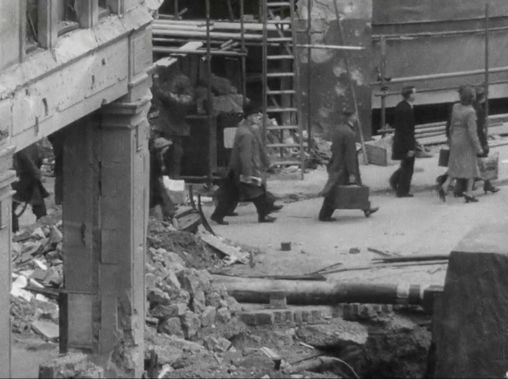 Monument Street as it meets King William Street. Circa 1940