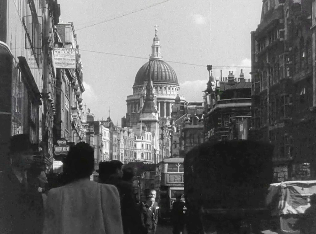 Fleet Street looking towards St. Paul's Cathedral. Circa 1940