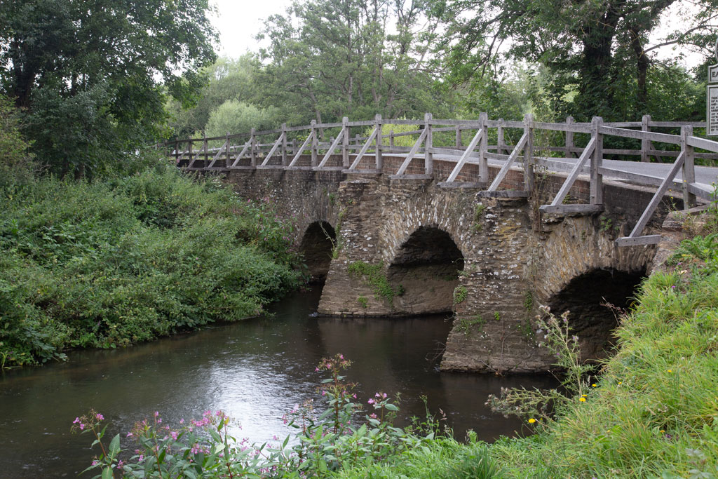 Eashing Bridge, Eashing, Surrey over the River Wey and a carrier stream.