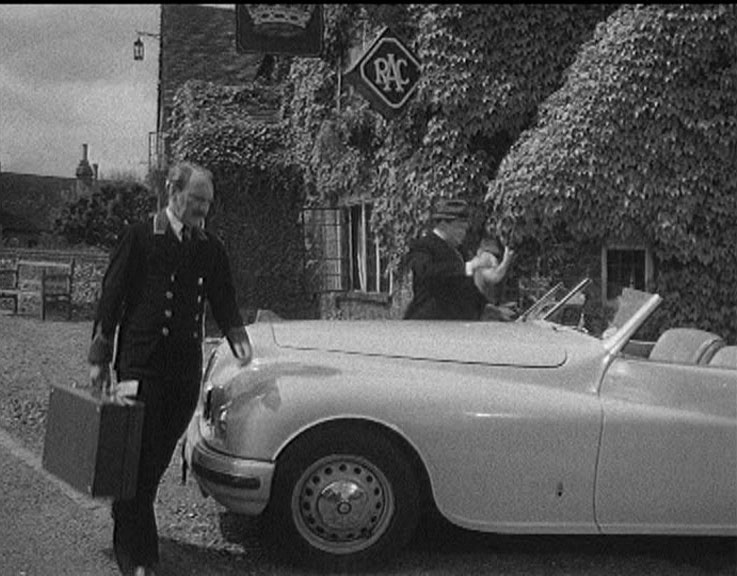 Crown Inn, Church Road, Penn, Bucks. Circa 1954