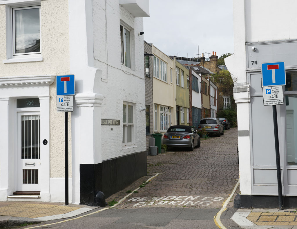 Looking into Belsize Park Mews from Belsize Lane.