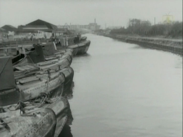 Grand Union Canal looking towards Bulls Bridge Circa 1954