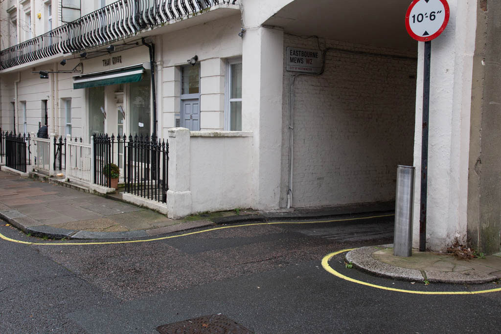 Chilworth Mews into Chilworth Street.