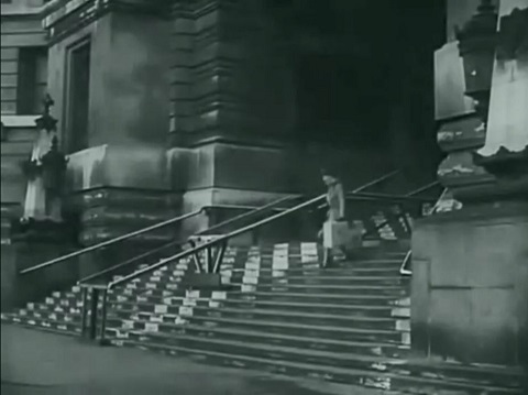 Waterloo station’s Victory Arch Circa 1943
