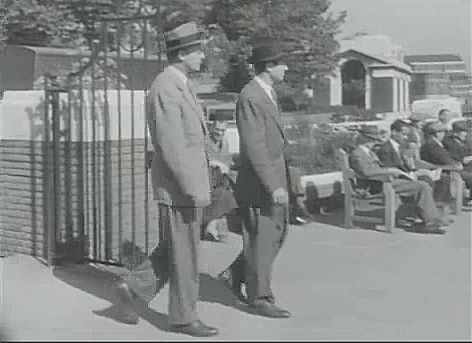 Tower Hill Terrace with the Trinity Gardens War Memorial in the right background. Circa 1954