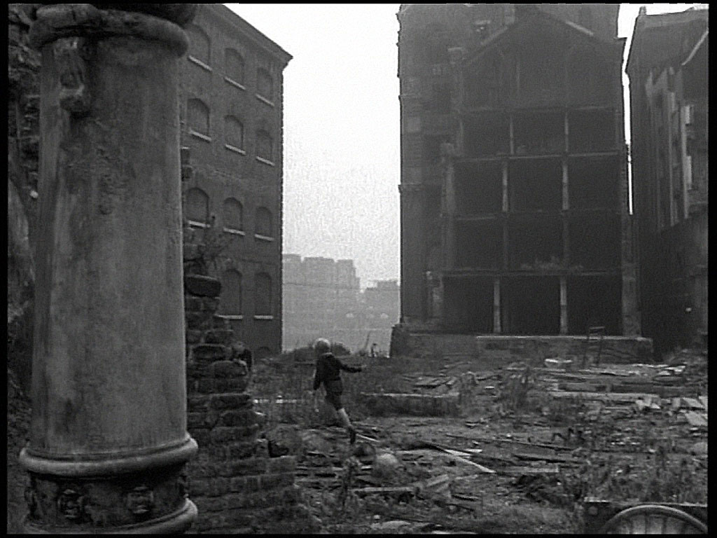 Abbey Wharf with the side of Smith’s Wharf to the left. Circa 1952