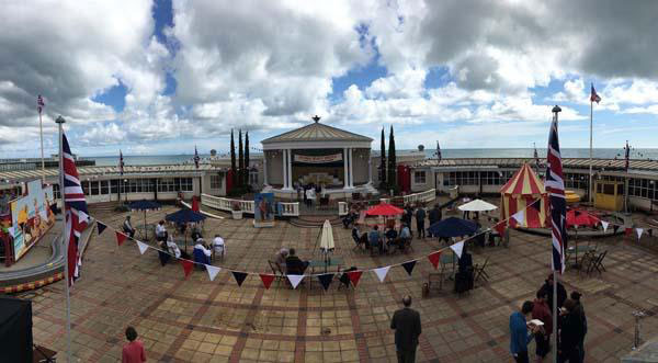 Worthing Lido - wide shot
