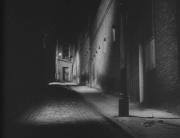 Looking up Goswell Hill from Peascod Street, Windsor circa 1952