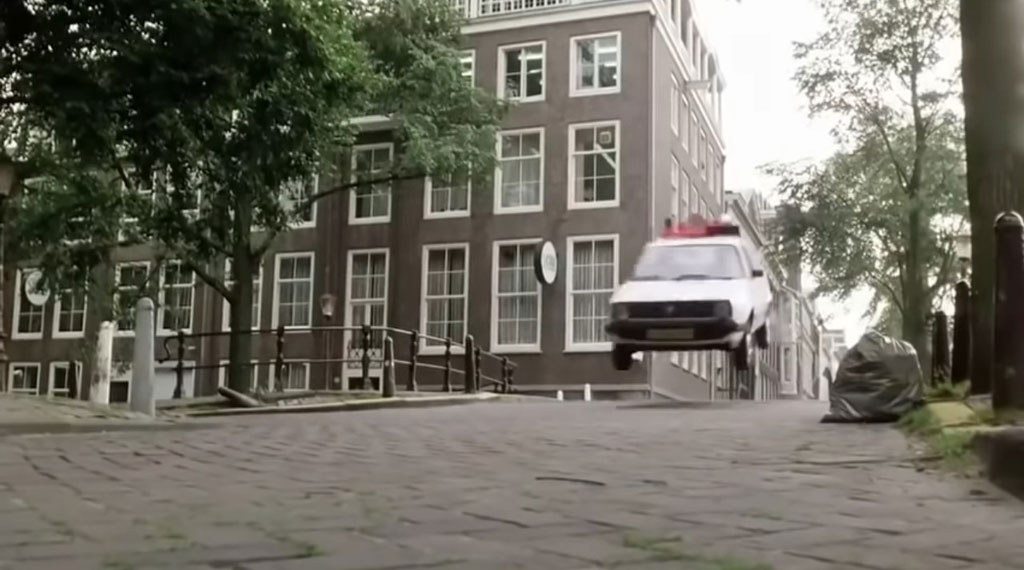 The intersection of Herengracht and Blauwburgwal circa 1988