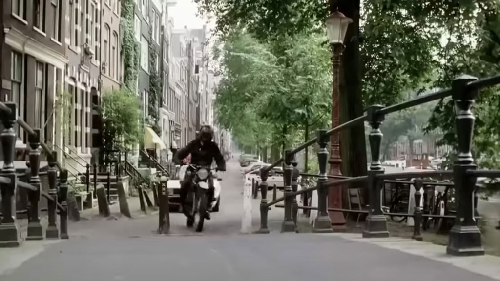 Intersection Herengracht and Brouwersgracht. Circa 1988