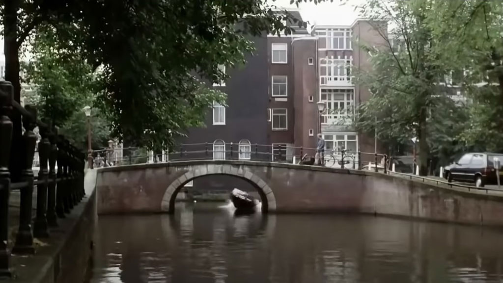 Reguliersgracht at the intersection with Lijnbaansgracht Circa 1988