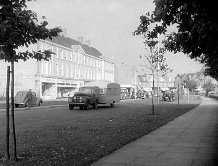 New Zealand Avenue, Walton-on-Thames, Surrey Circa 1956