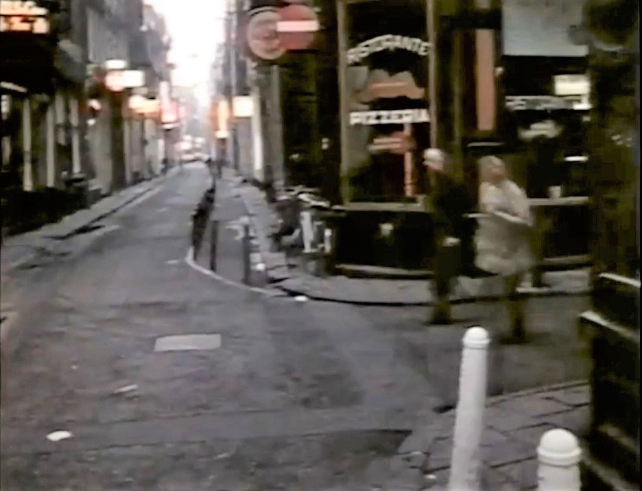 Warmoestraat intersection Oudebrugsteeg, Amsterdam. Circa 1985