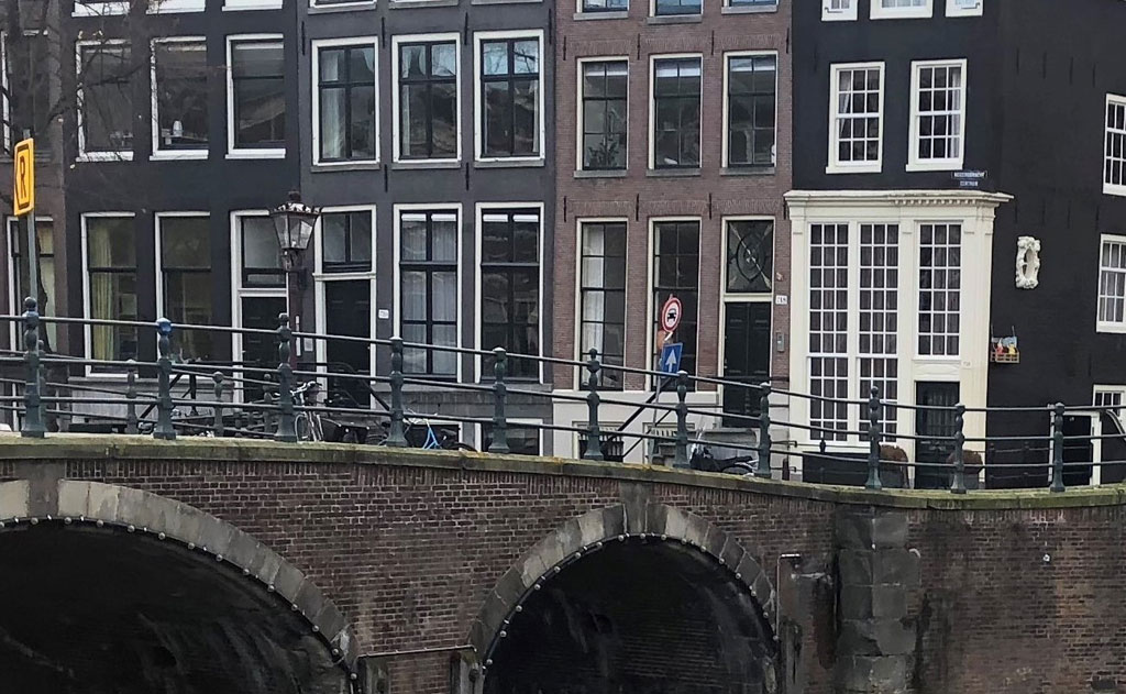Intersection Reguliersgracht and Keizersgracht.