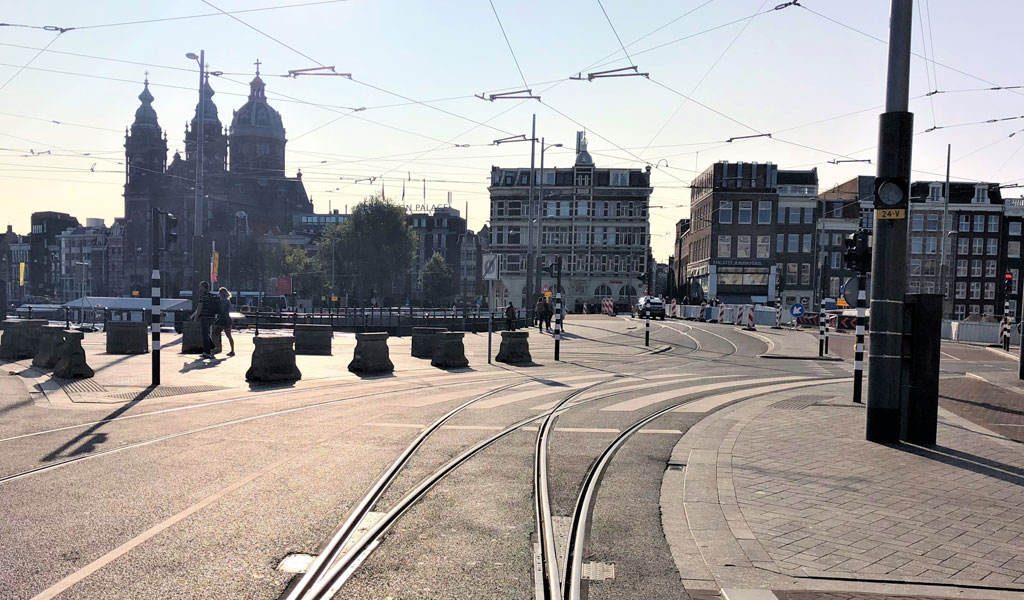 Prins Hendrikkade and the intersection of Damrak, Amsterdam Circa 1973