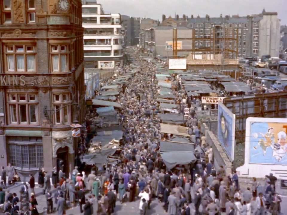 Middlesex Street, London E1 Circa 1955 ‘Essex’ public house on the corner left.