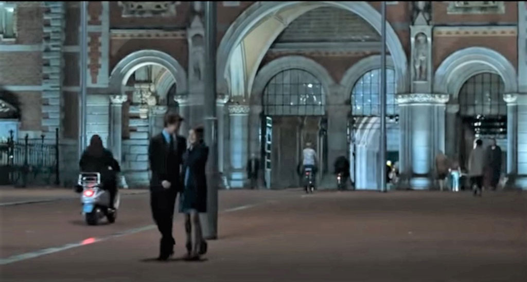 Museumstraat, passage through the Rijksmuseum, south side, Amsterdam Circa 2014