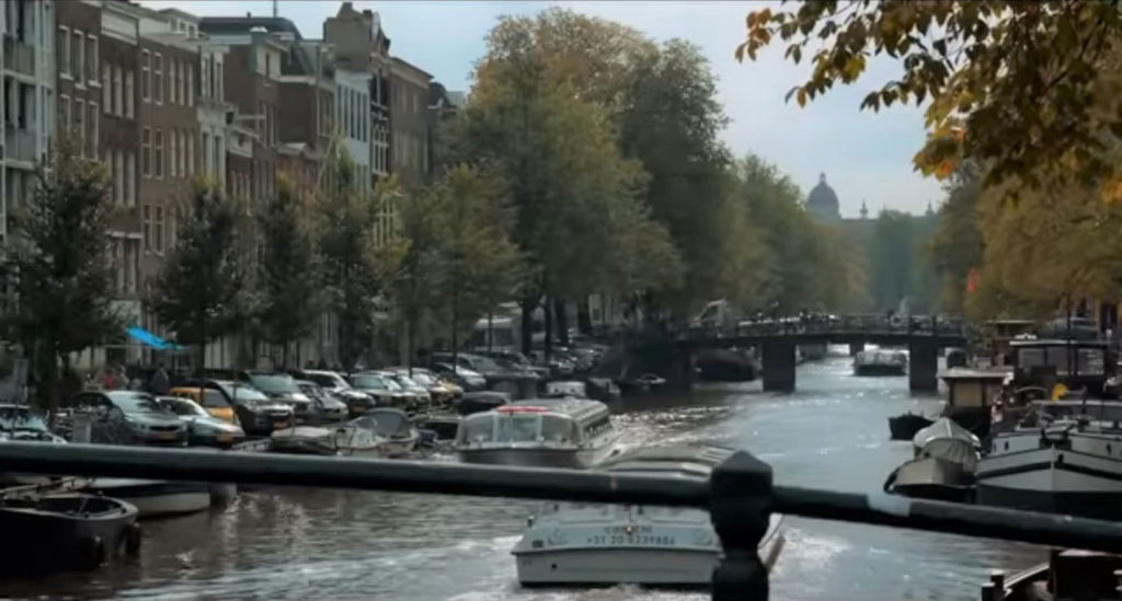Intersection Berenstraat and Prinsengracht, shot has been taken from the Berensluis, Circa 2014