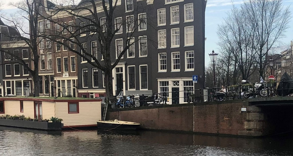 Westermarkt 20, Anne Frankhuis, Amsterdam. View to the Prinsengracht.