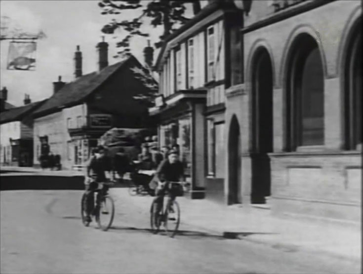 London Road into Market Place, Harleston. Circa 1948