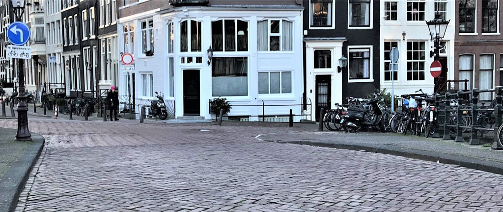 Pastoorsbrug and Keizersgracht as shot from the opposite side of the Keizersgracht, Amsterdam