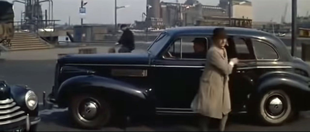 Pontsteiger looking at the Graansilo Korthals Altes, Silodam 100, Amsterdam Circa 1962