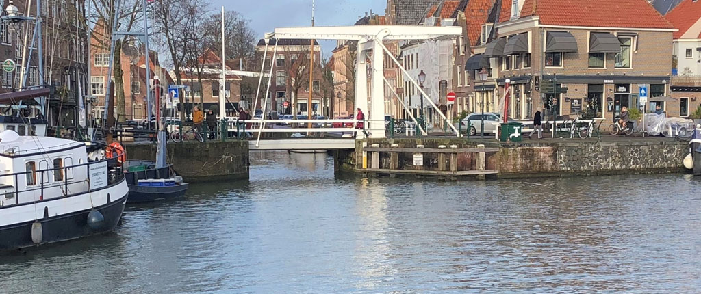Hoge brug at the Veermanskade, Hoorn