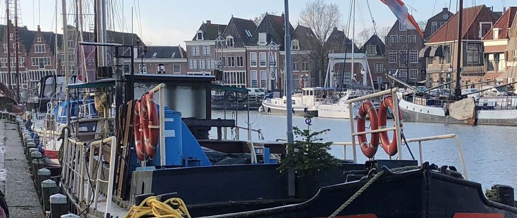 Intersection Oude Doelenkade and Korenmarkt, shot has been taken from Baatland, Hoorn