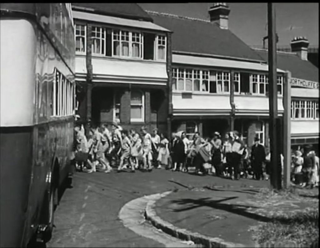 Dind and Northcliff Sts, North Sydney Circa 1959