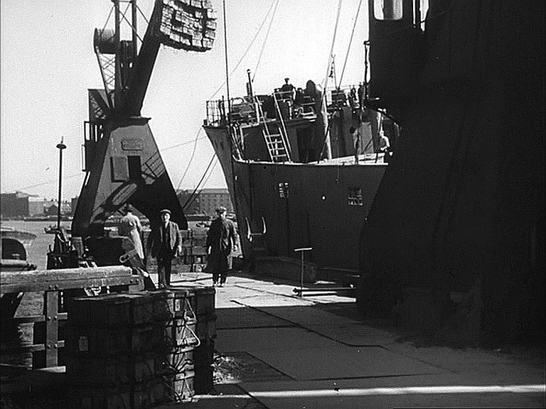 Carron Wharf, London E1 Circa 1942