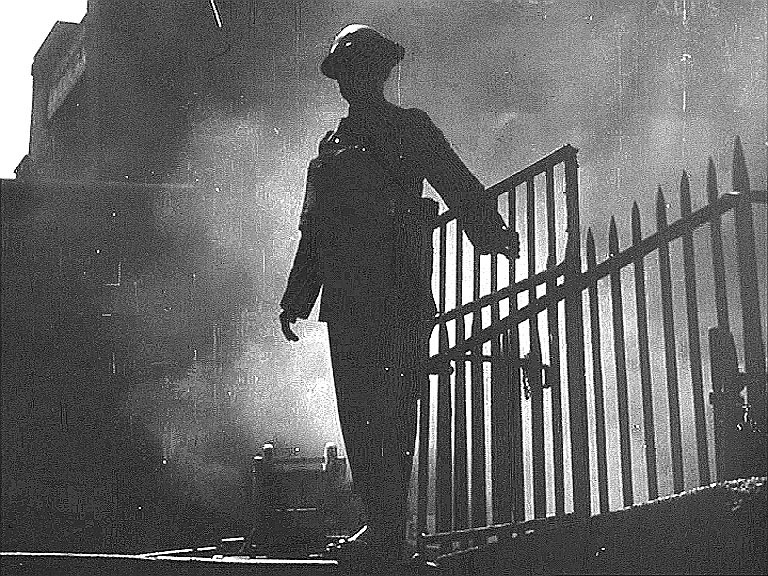 St Saviour’s Dock Circa 1942