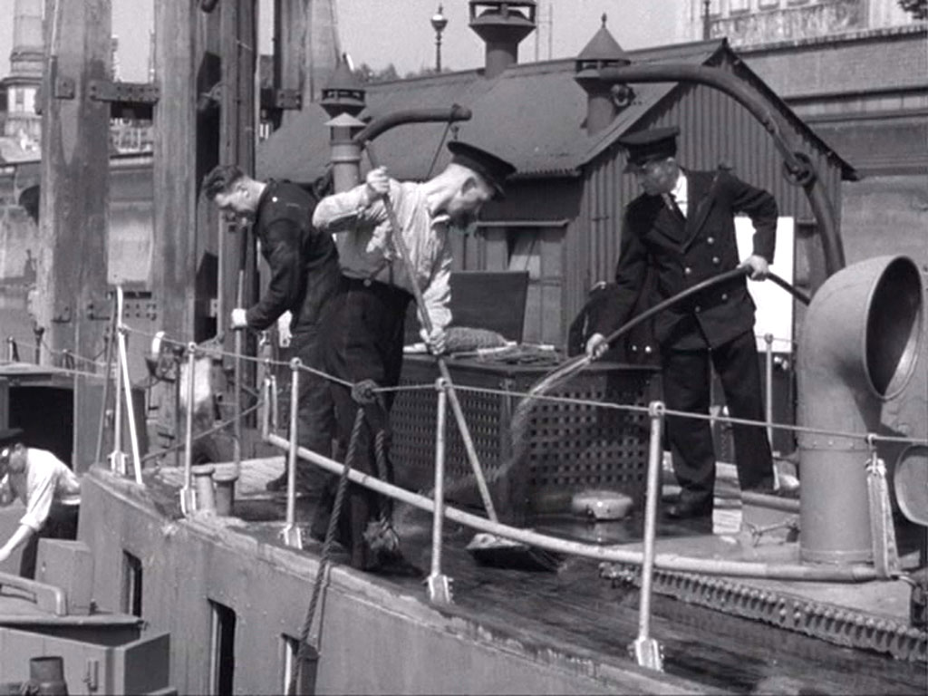 The pier opposite Fire Brigade HQ at Albert Embankment. Circa 1942
