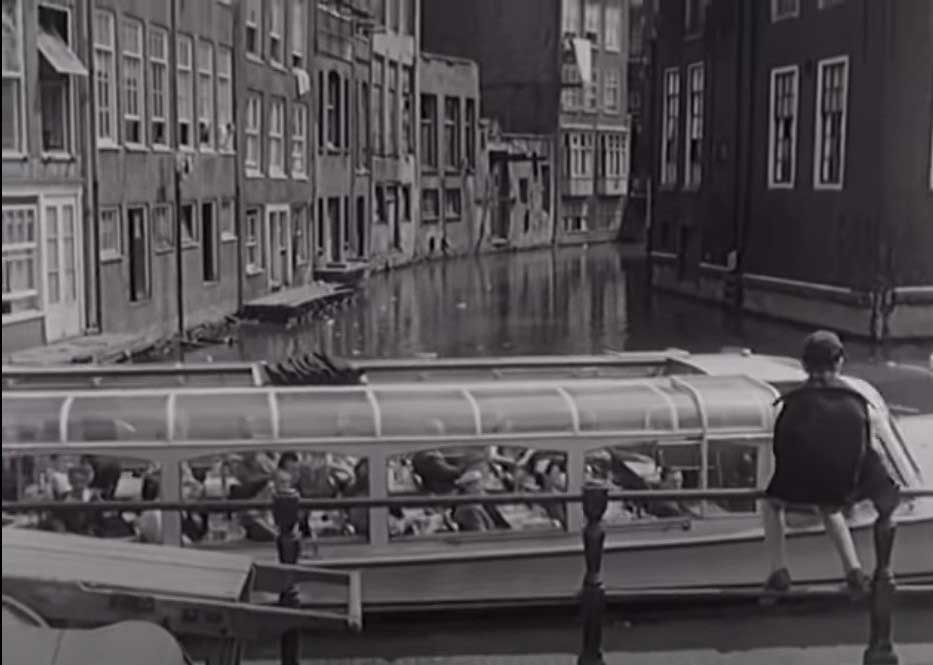 Oudezijds Voorburgwal and we are looking at the Oudezijds Achterburgwal, Amsterdam Circa 1955