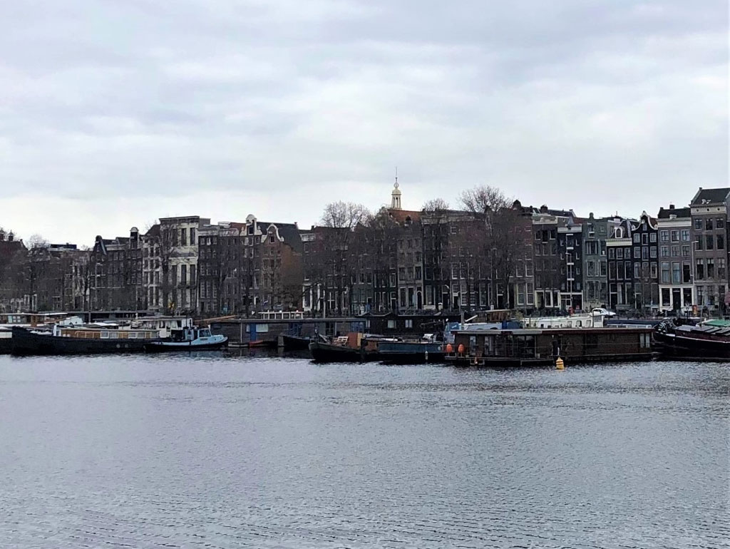Oosterdokskade looking at Prins Hendrikkade, Amsterdam