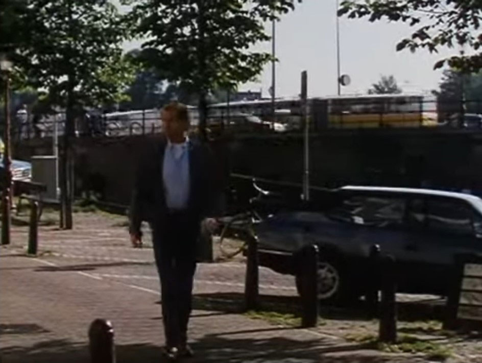 Kromme Waal and we are looking in the direction of Prins Hendrikkade, Amsterdam Circa 1987