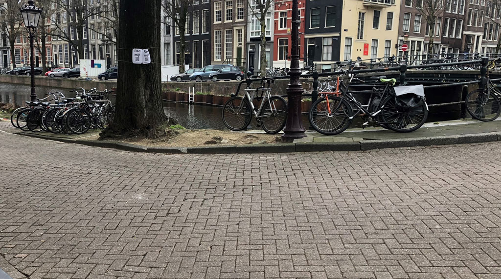 Intersection Herengracht and Oude Leliestraat, Amsterdam