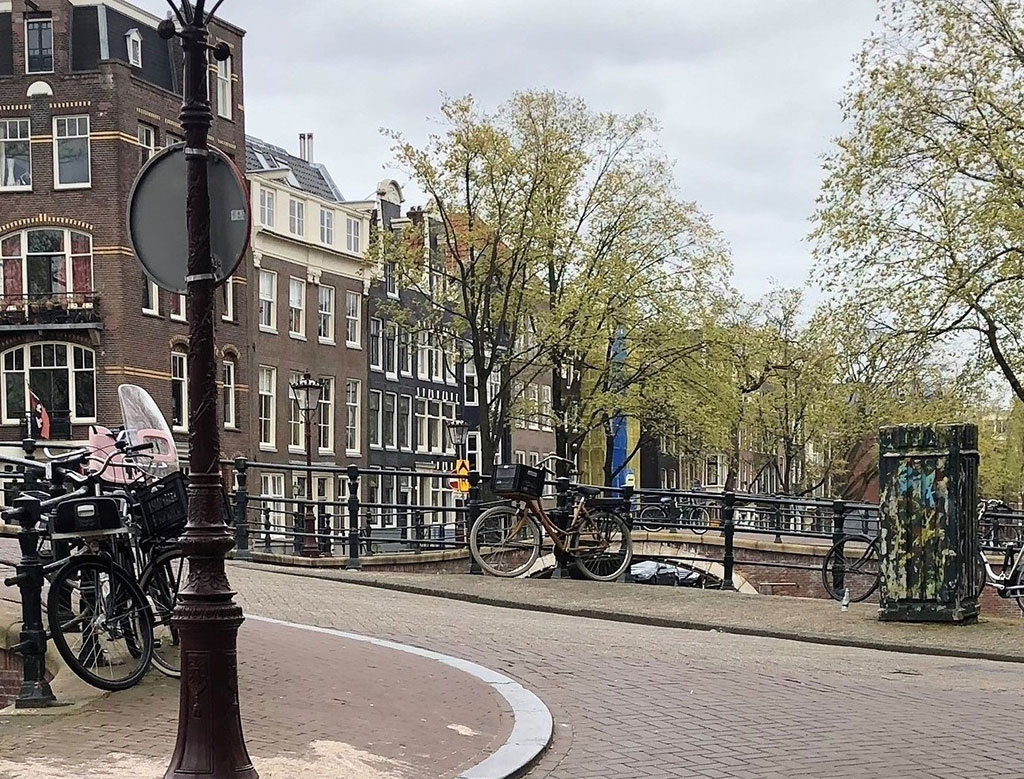 ntersection Prinsengracht and Reguliersgracht, Amsterdam.