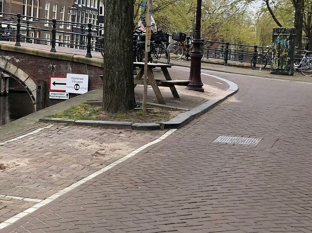 Intersection Prinsengracht and Reguliersgracht, Amsterdam.